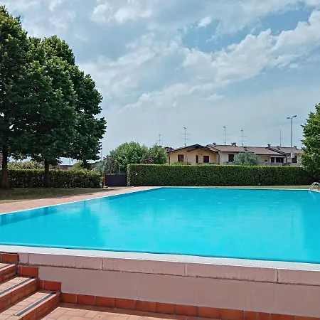 Angelica - Piano Terra Con Terrazza, Piscina E Garage Apartamento