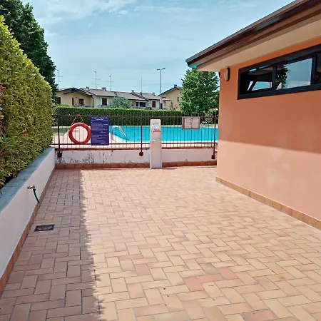 Angelica - Piano Terra Con Terrazza, Piscina E Garage Sirmione
