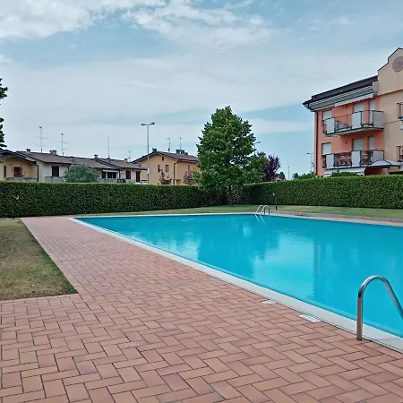 Angelica - Piano Terra Con Terrazza, Piscina E Garage