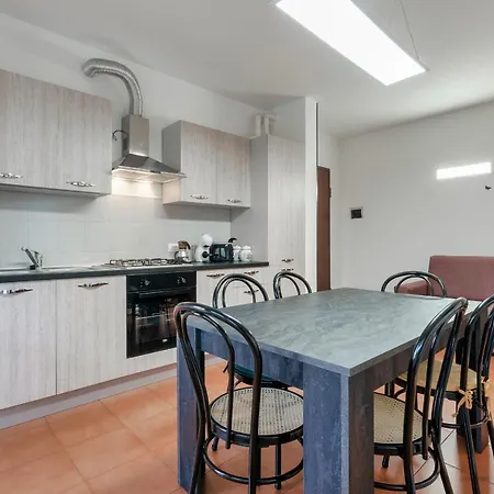 Angelica - Piano Terra Con Terrazza, Piscina E Garage Appartement *