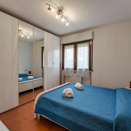 Angelica - Piano Terra Con Terrazza, Piscina E Garage Sirmione